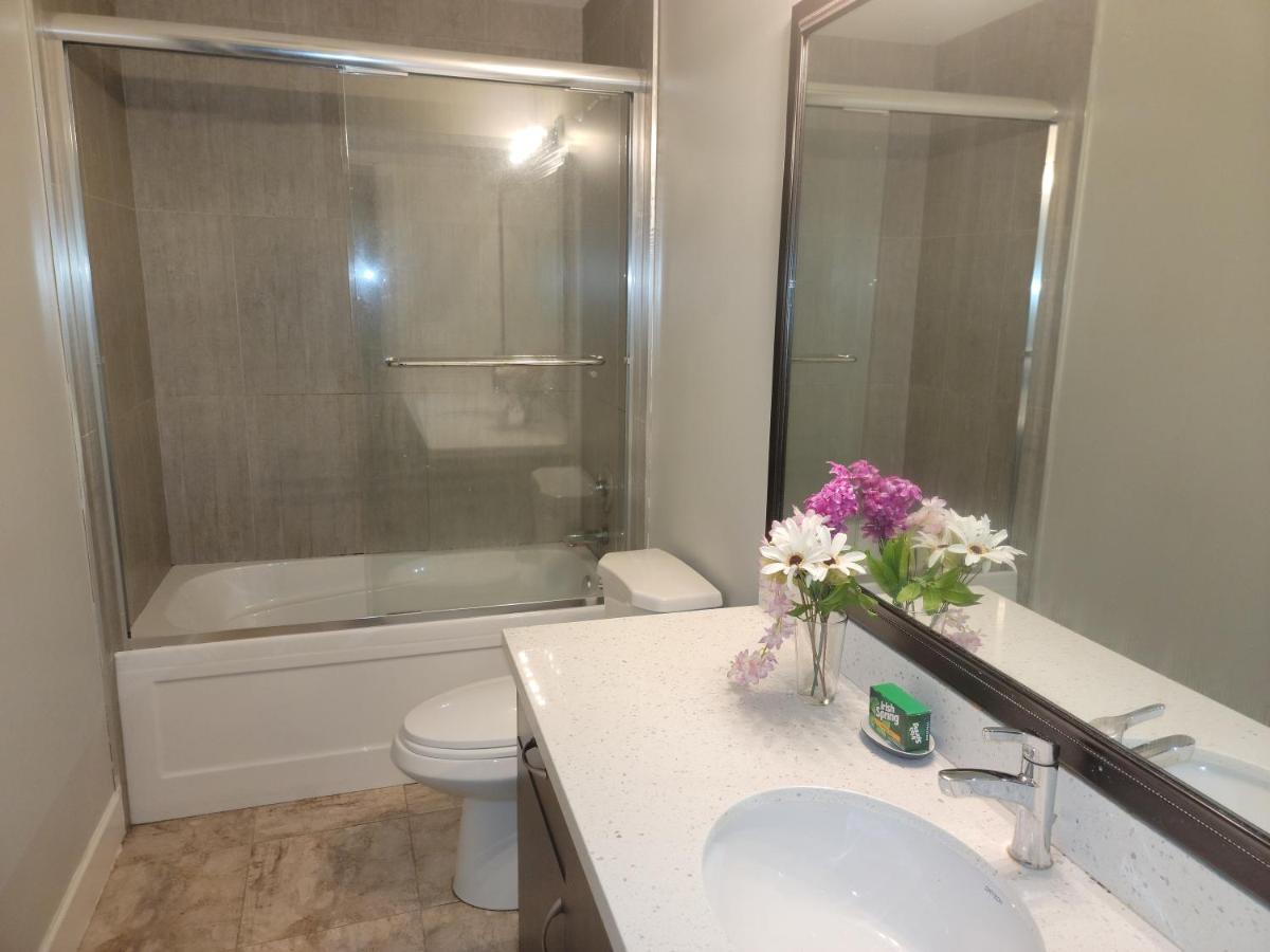 Oscar Inn & 2Bd Family Suite Or Private Room Abbotsford Buitenkant foto