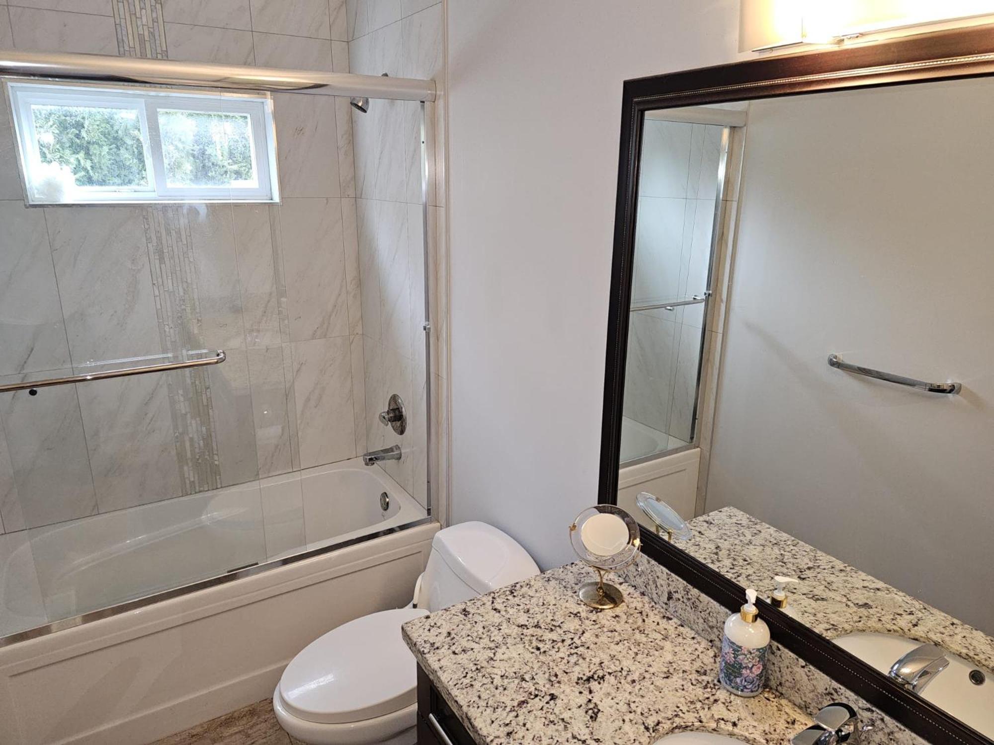 Oscar Inn & 2Bd Family Suite Or Private Room Abbotsford Buitenkant foto